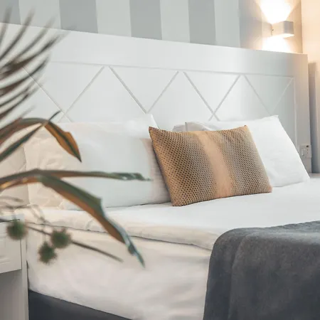 Motto Premium فندق