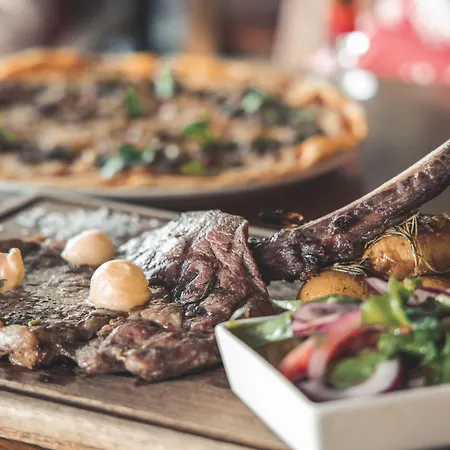 Motto Premium فندق