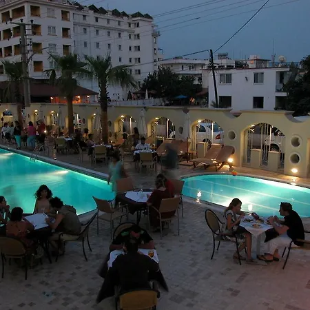 Ξενοδοχείο Motto Premium 4*