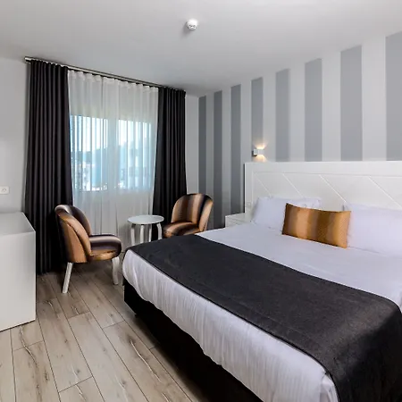 Ξενοδοχείο Motto Premium 4*